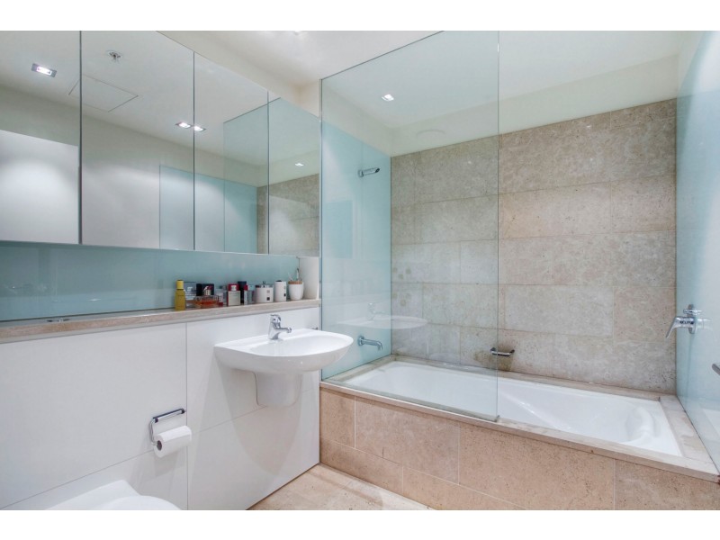 2403/25-33 Wills Street, Melbourne VIC 3000