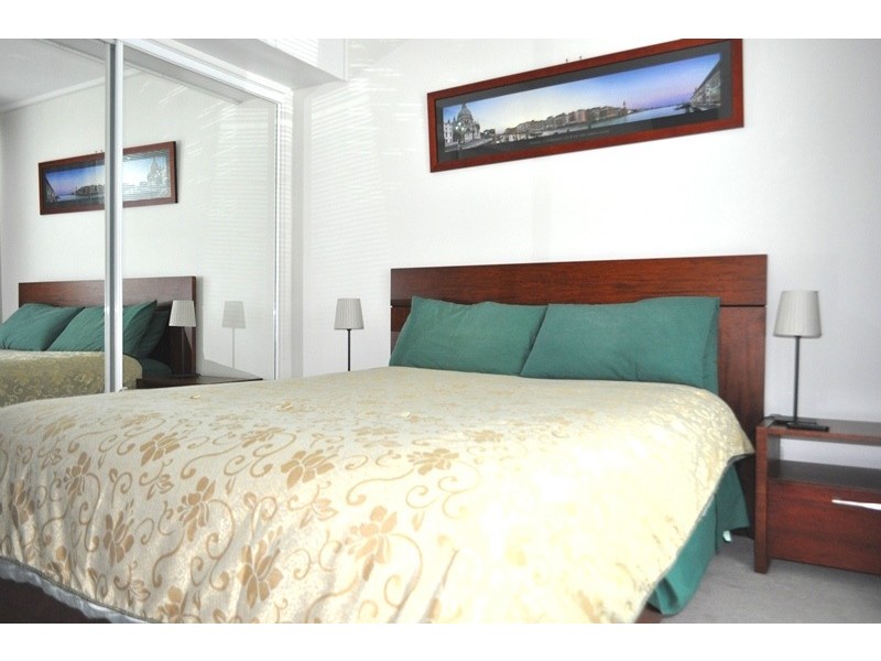 2/99 Whiteman Street, Southbank VIC 3006