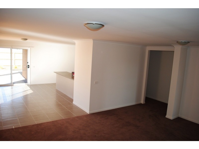 9 Seacoast Street, Point Cook VIC 3030