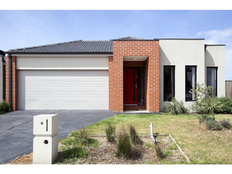 16 Royal Circuit, Point Cook VIC 3030