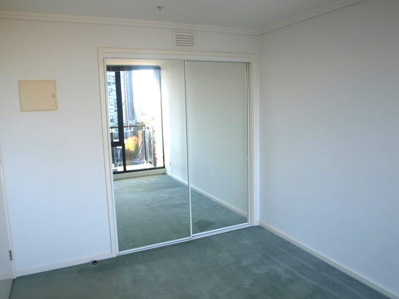 REF 21533/22 Kavanagh Street, Southbank VIC 3006