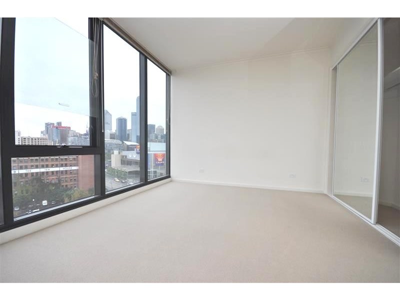 REF 21537/63 Whiteman Street, Southbank VIC 3006