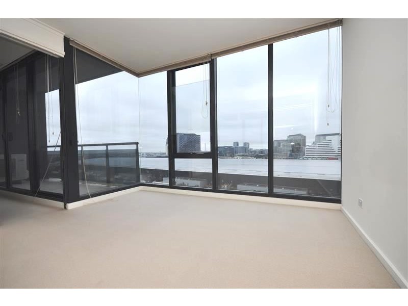 REF 21537/63 Whiteman Street, Southbank VIC 3006