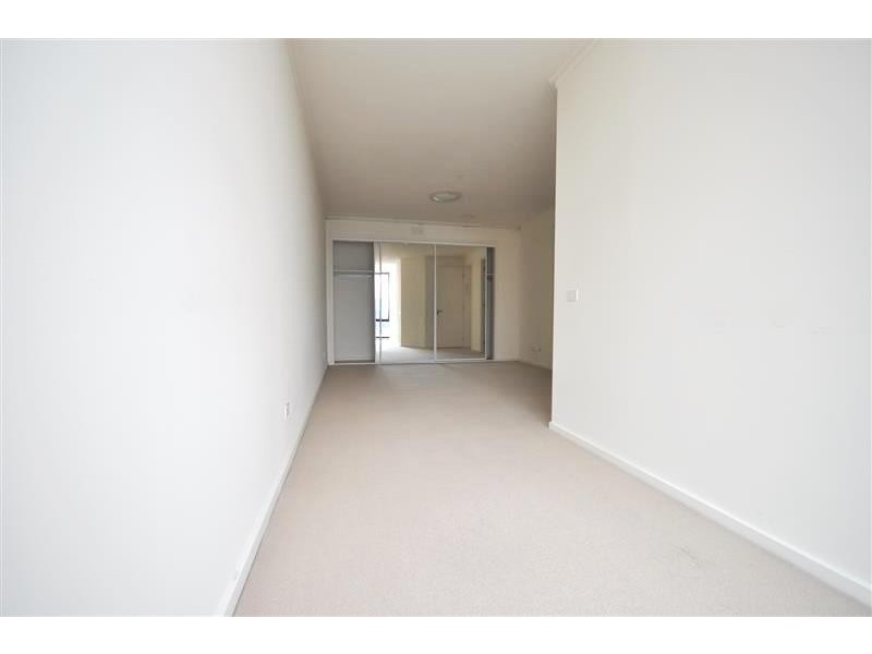 REF 21537/63 Whiteman Street, Southbank VIC 3006