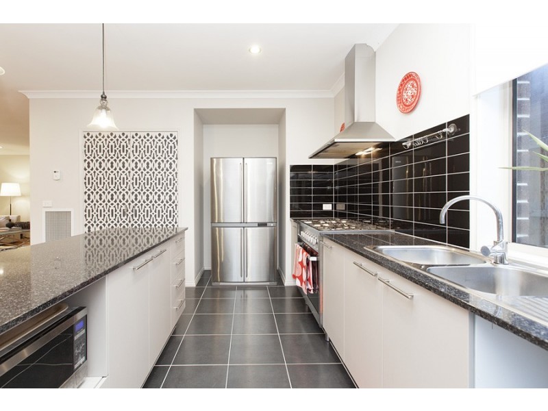 89 Fongeo Drive, Point Cook VIC 3030