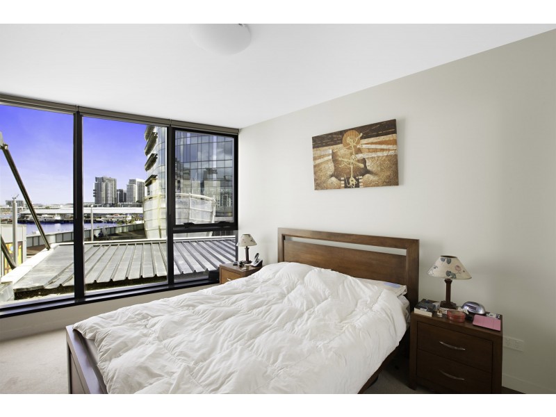 510/100 Harbour Esplanade, Docklands VIC 3008