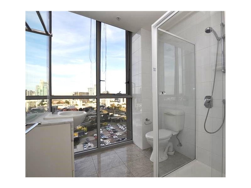 REF 21544/88 Kavanagh Street, Southbank VIC 3006