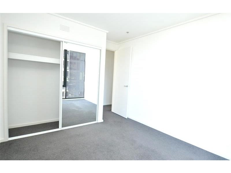 REF 21248/173 City Road, Southbank VIC 3006