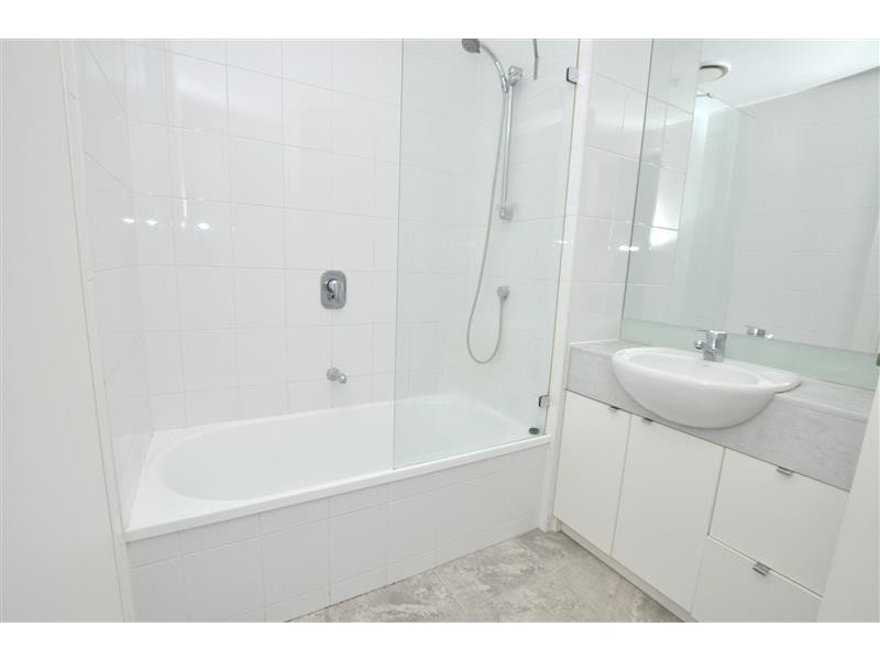 REF 21205/183 City Road, Southbank VIC 3006