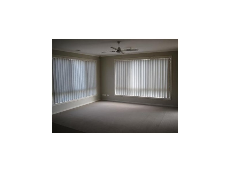 8 Mallard Close, Williams Landing VIC 3027