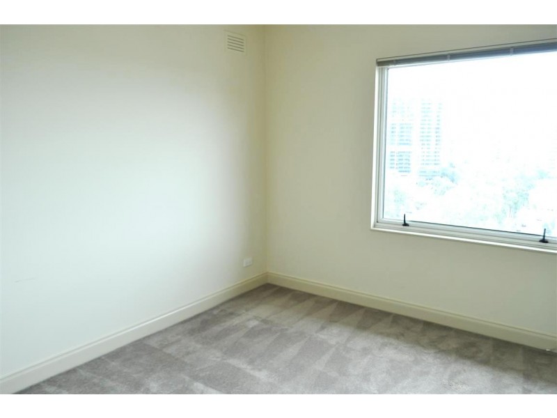 REF 21563/8 Wells Street, Southbank VIC 3006