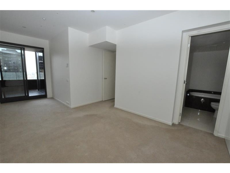 2402/7 Riverside Quay, Southbank VIC 3006