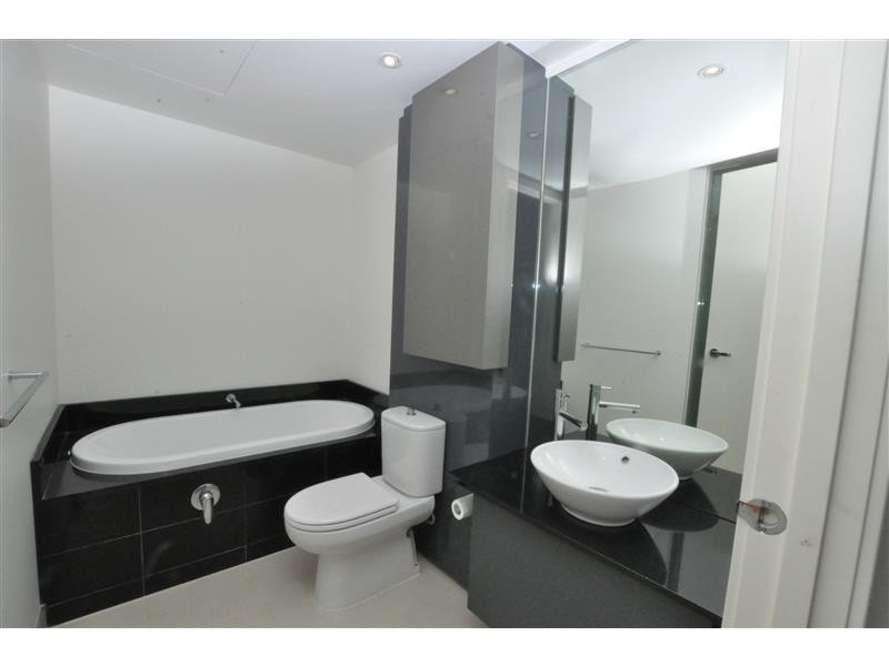 2402/7 Riverside Quay, Southbank VIC 3006