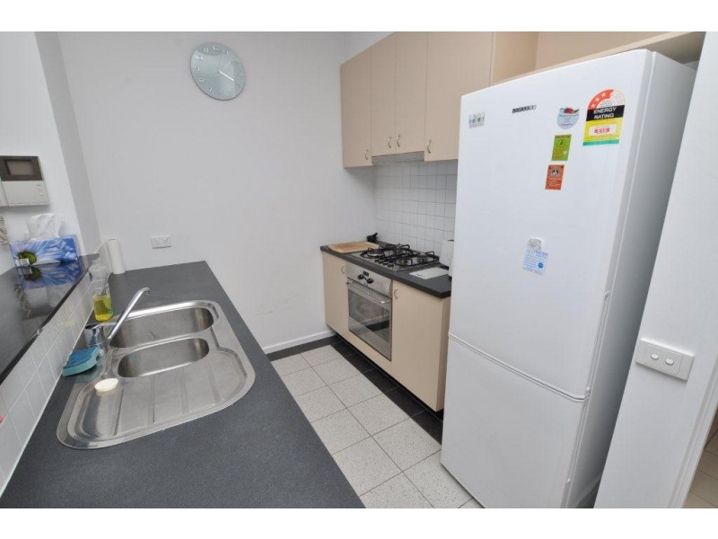 REF 21568/83 Whiteman Street, Southbank VIC 3006