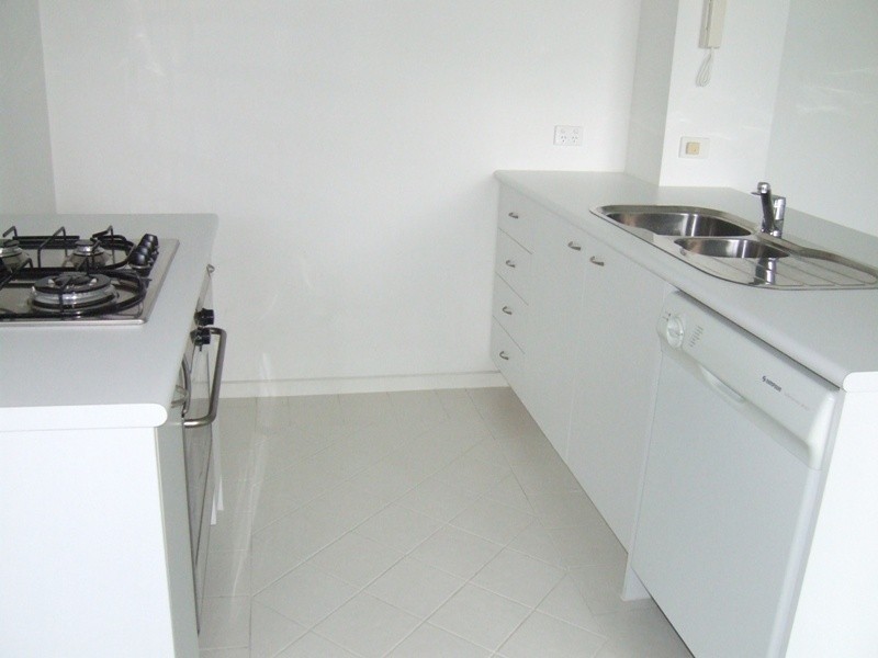 REF 21569/38 Bank Street, South Melbourne VIC 3205