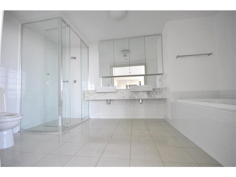 3301/100 Harbour Esplanade, Docklands VIC 3008