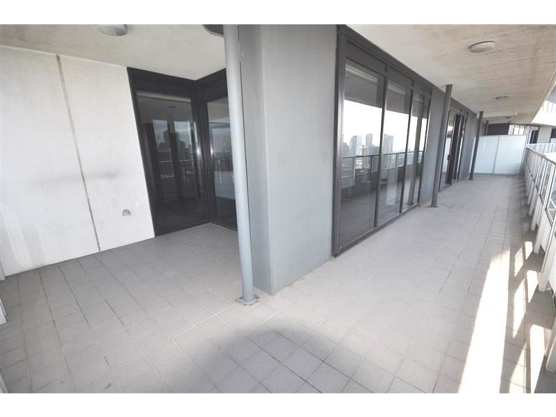 3301/100 Harbour Esplanade, Docklands VIC 3008