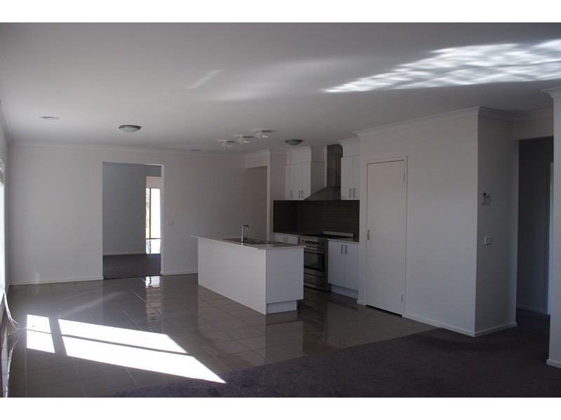 44 Canegrass Drive, Point Cook VIC 3030