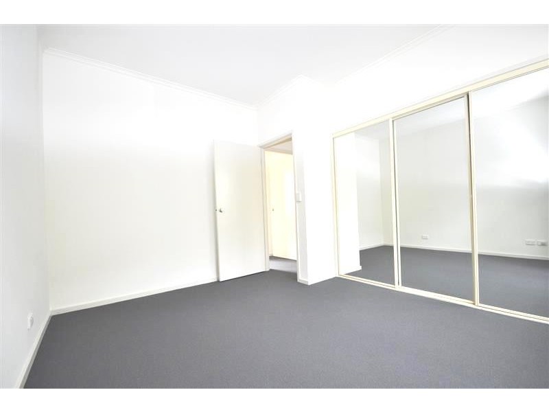 REF 21581/88 Wells Street, Southbank VIC 3006