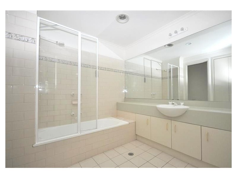 REF 21581/88 Wells Street, Southbank VIC 3006