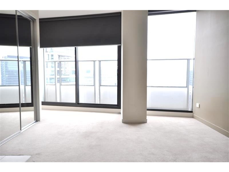 2211B/100 Harbour Esplanade, Docklands VIC 3008