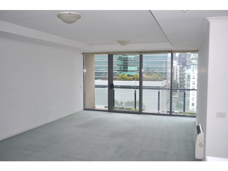 REF 21592/88 Park Street, South Melbourne VIC 3205