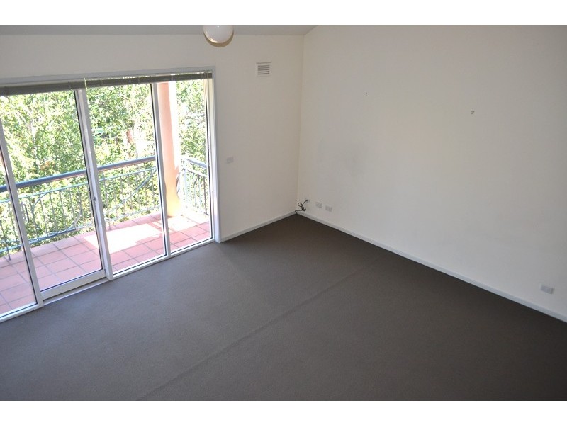 REF 21395/88 Wells Street, Southbank VIC 3006