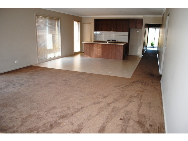 12 Umbrella Way, Point Cook VIC 3030