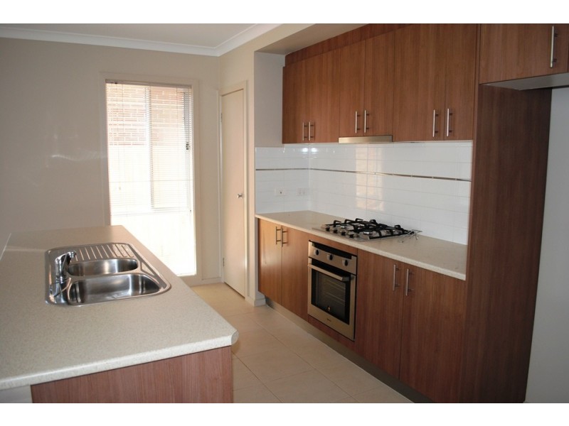 12 Umbrella Way, Point Cook VIC 3030