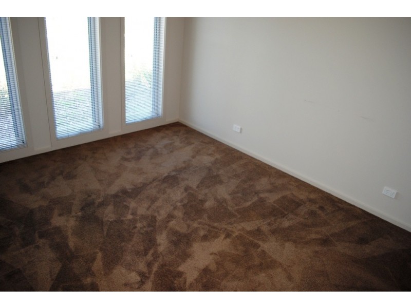 12 Umbrella Way, Point Cook VIC 3030