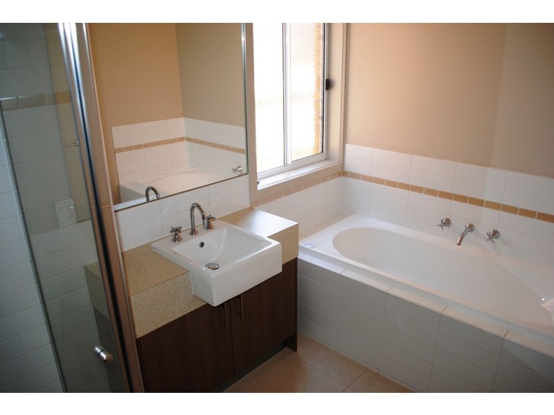 12 Umbrella Way, Point Cook VIC 3030