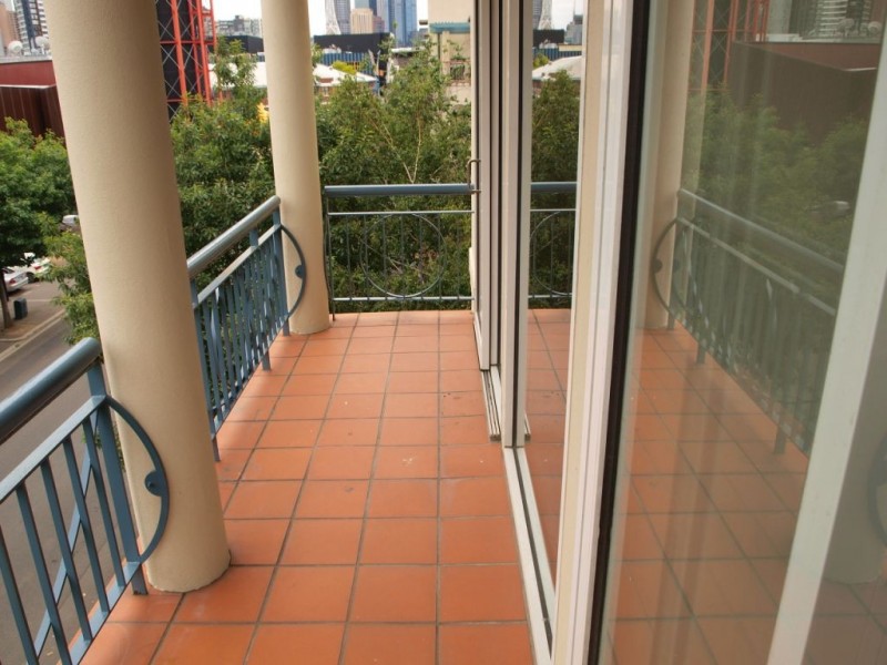 REF 21603/88 Wells Street, South Melbourne VIC 3205