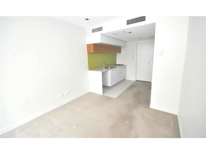 2210B/100 Harbour Esplanade, Docklands VIC 3008