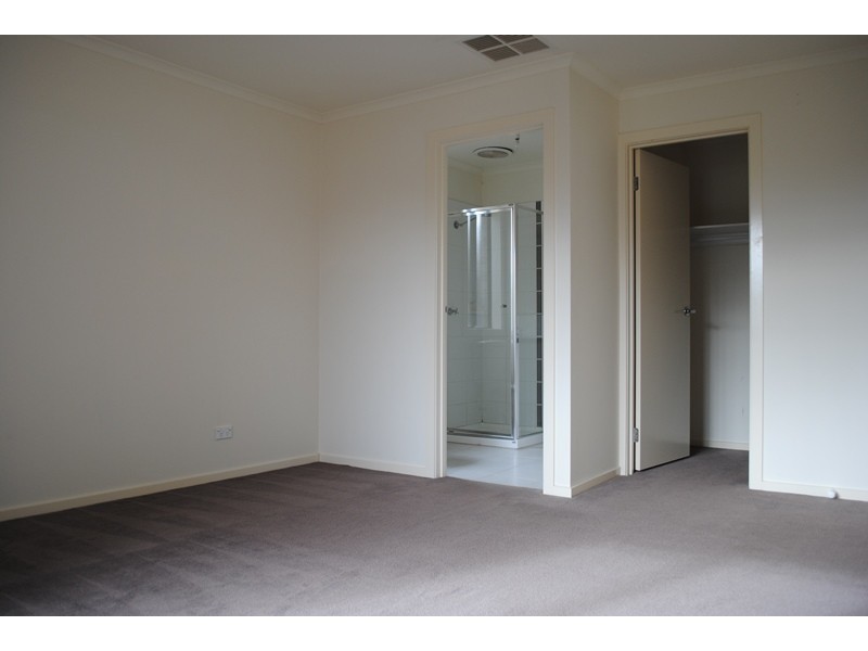 4 Sumac Close, Point Cook VIC 3030