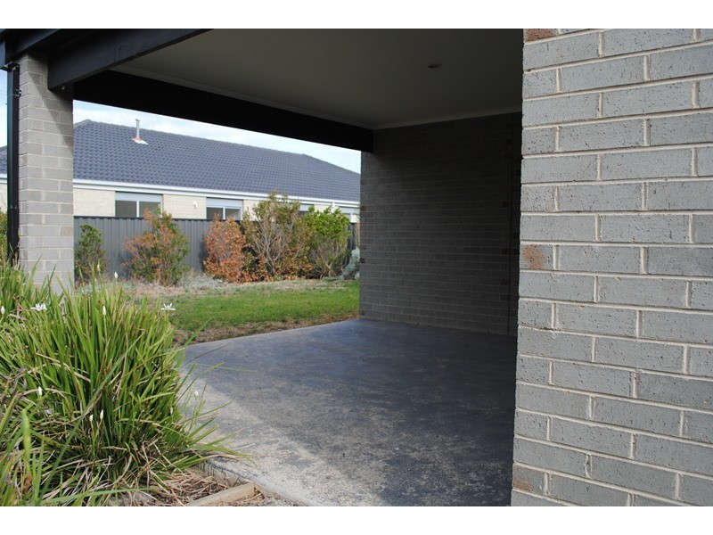 4 Sumac Close, Point Cook VIC 3030