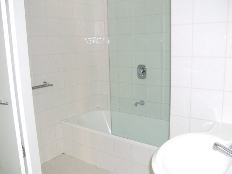 REF 21622/88 Park Street, South Melbourne VIC 3205