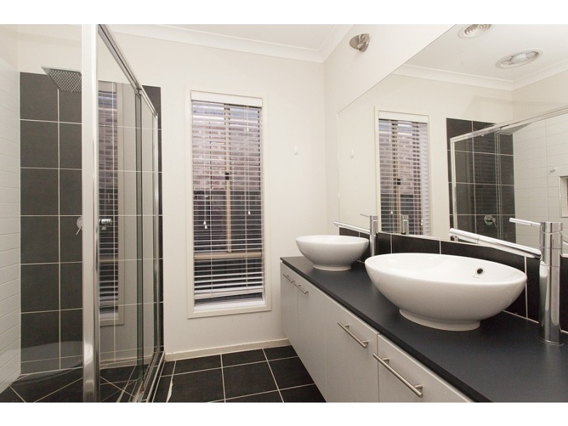 26 Nossal Drive, Point Cook VIC 3030