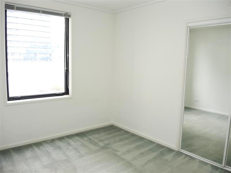 REF 21644/99 Whiteman Street, Southbank VIC 3006