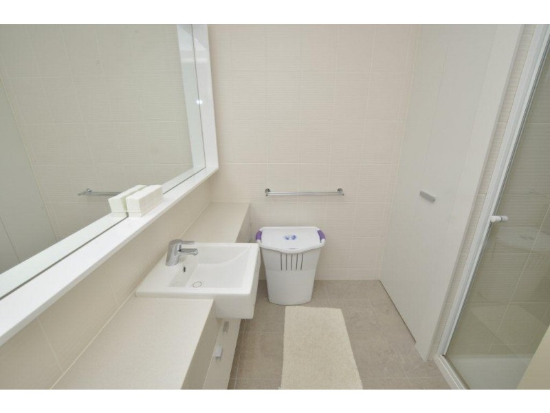 REF 21663/180 City Road, Southbank VIC 3006