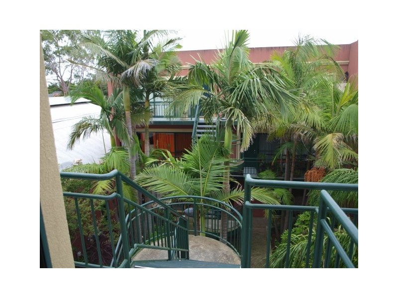 REF 21667/1023 Rathdowne Street, Carlton North VIC 3054