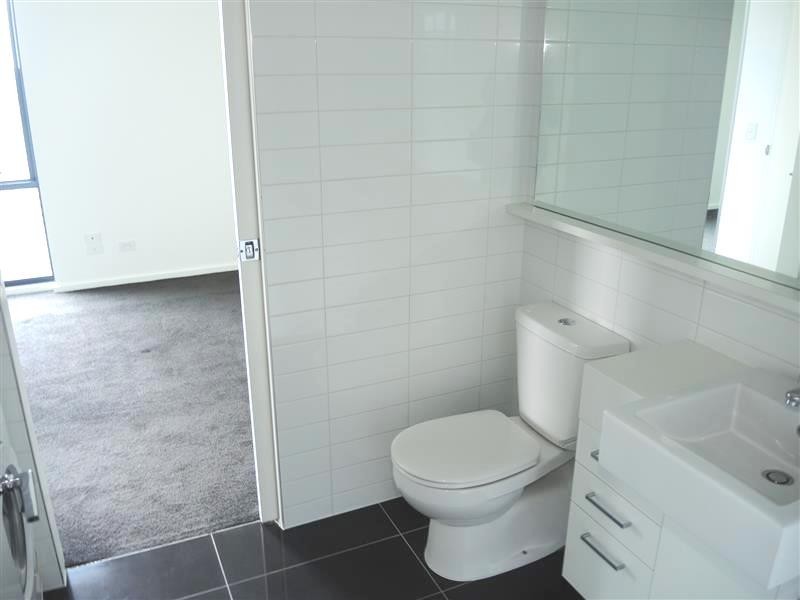 REF 27092/241 City Road, Southbank VIC 3006