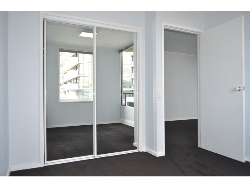 REF 21676/79 Whiteman Street, Southbank VIC 3006