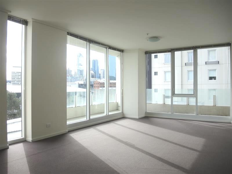 REF 21680/83 Whiteman Street, Southbank VIC 3006