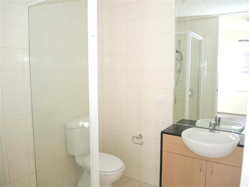 REF 21680/83 Whiteman Street, Southbank VIC 3006