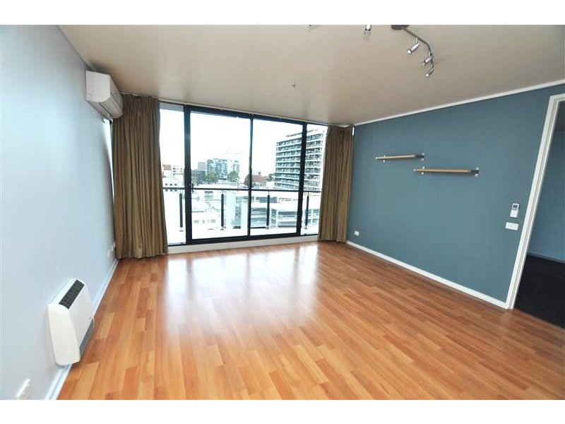 REF 21699/28 Bank Street, South Melbourne VIC 3205