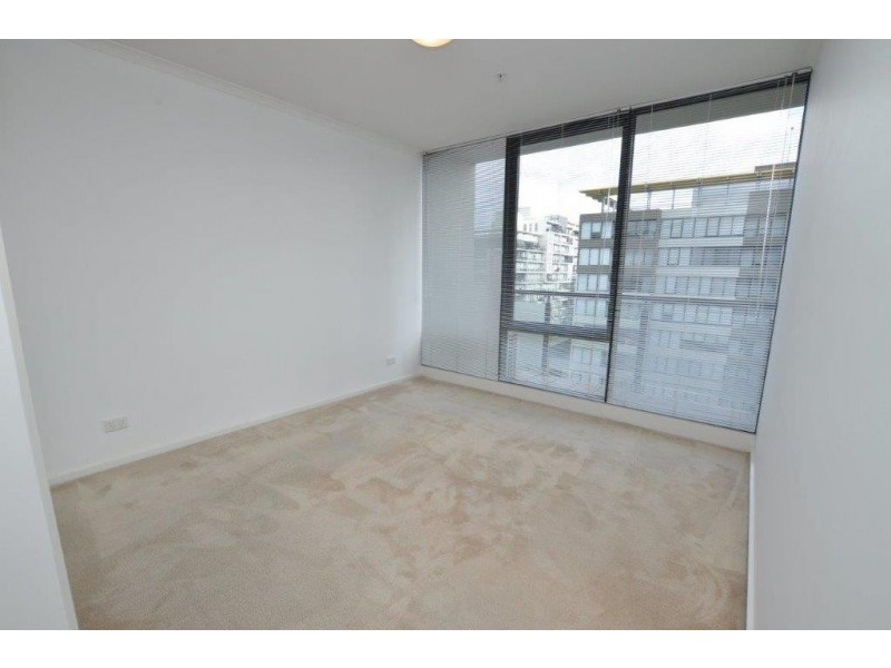 REF 21704/148 Wells Street, South Melbourne VIC 3205