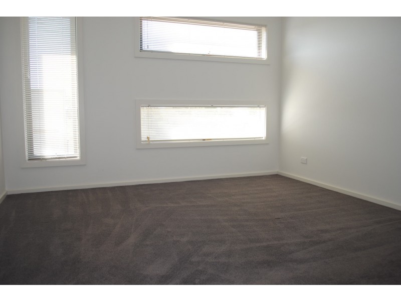 52 Canegrass Drive, Point Cook VIC 3030