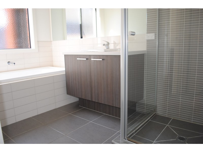 52 Canegrass Drive, Point Cook VIC 3030