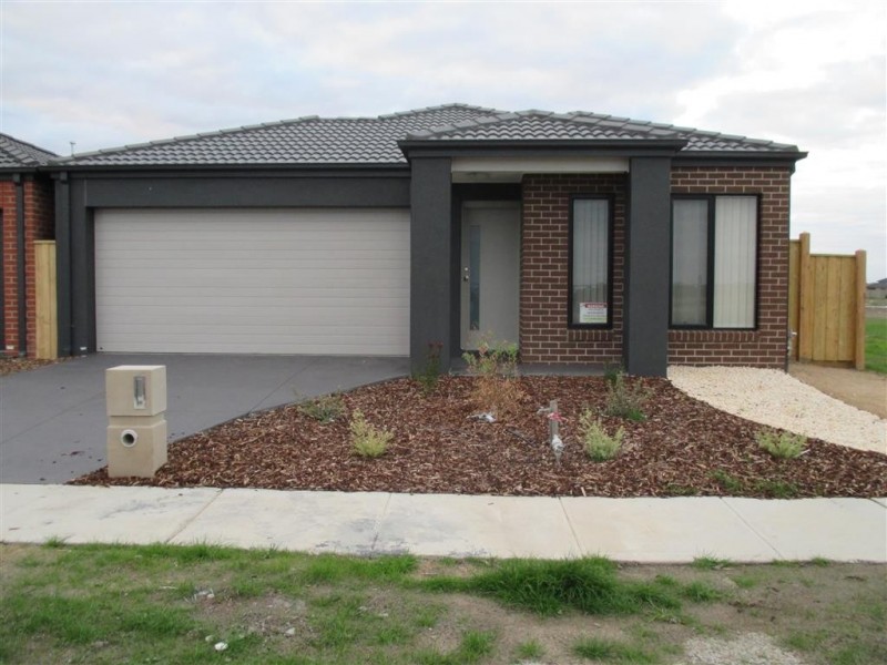 48 Spectacle Crescent, Point Cook VIC 3030
