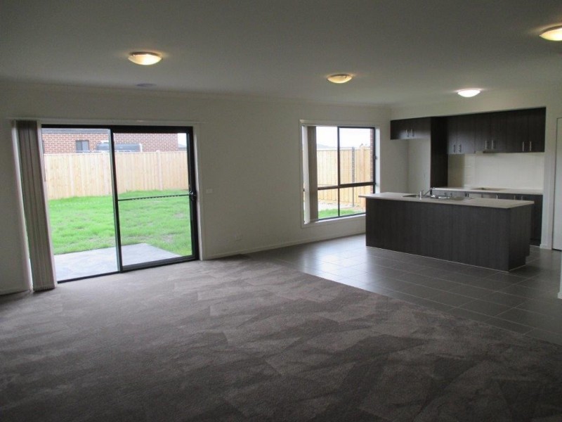 48 Spectacle Crescent, Point Cook VIC 3030